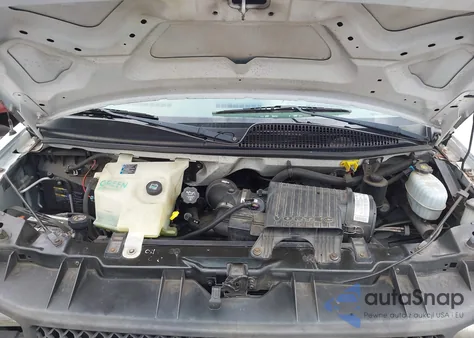 2005 Chevrolet Express z USA, uszkodzony, nr VIN 1GCHG35V551122178